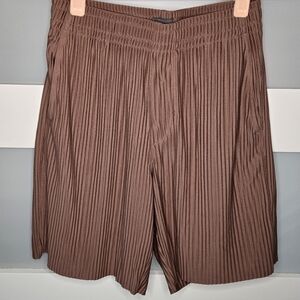 H&M Men's Pleated Brown Athletic Shorts